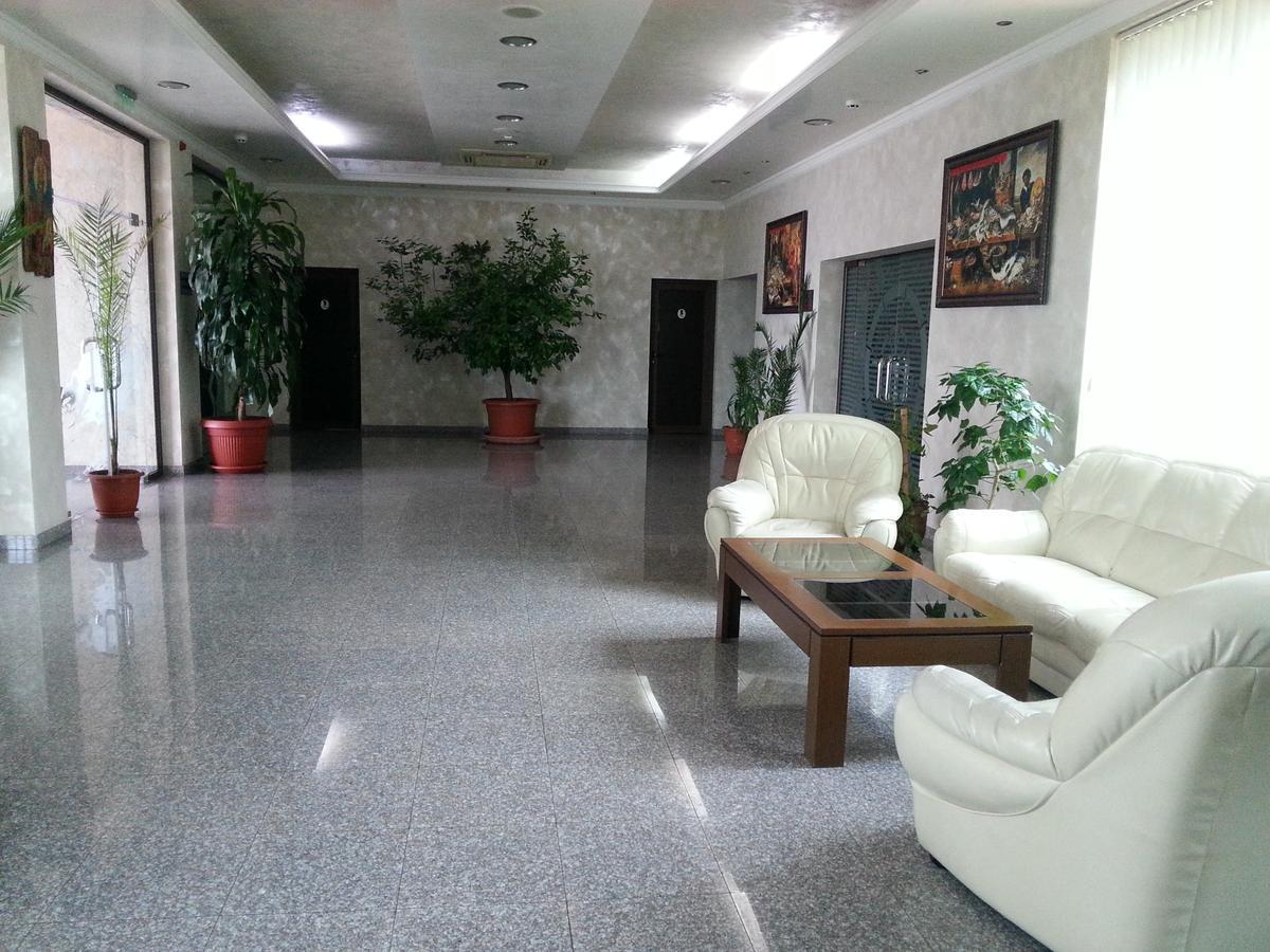 Hotel Sveti Nikola Sliven ภายนอก รูปภาพ